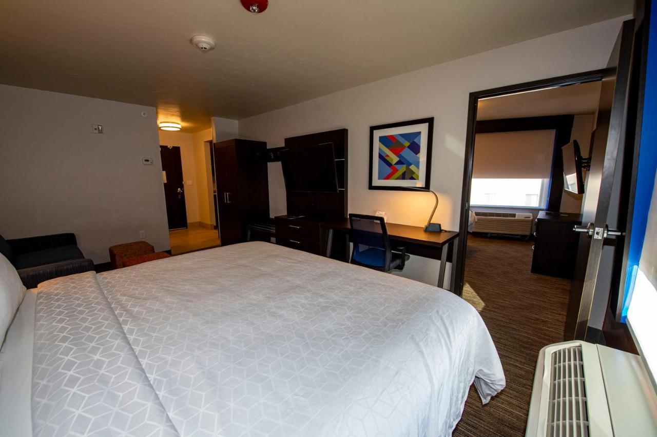 Holiday Inn Express & Suites - Colorado Springs Afa Northgate By Ihg Ngoại thất bức ảnh