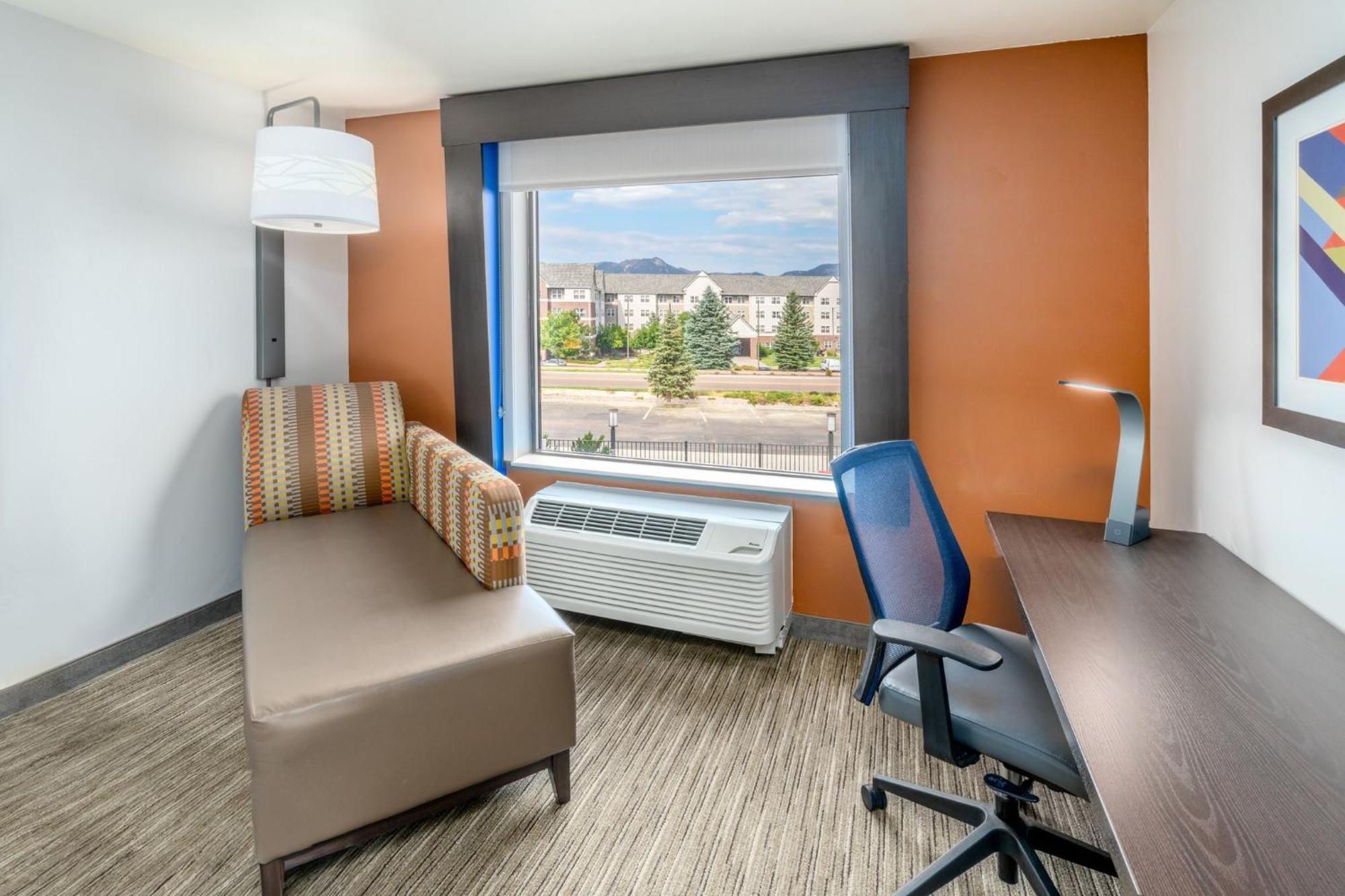 Holiday Inn Express & Suites - Colorado Springs Afa Northgate By Ihg Ngoại thất bức ảnh
