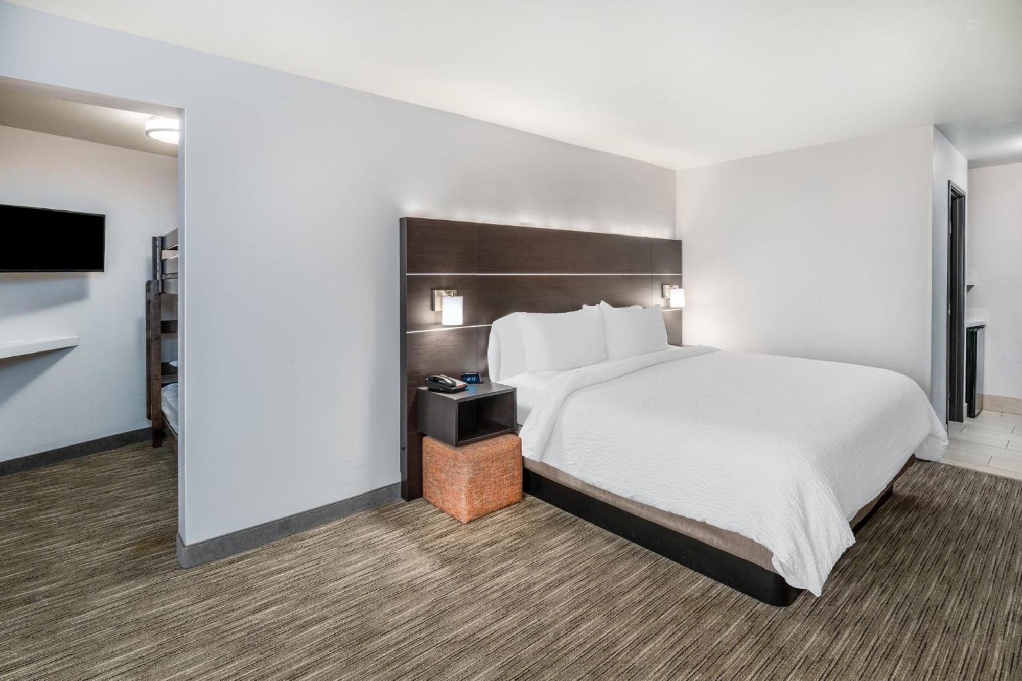 Holiday Inn Express & Suites - Colorado Springs Afa Northgate By Ihg Ngoại thất bức ảnh