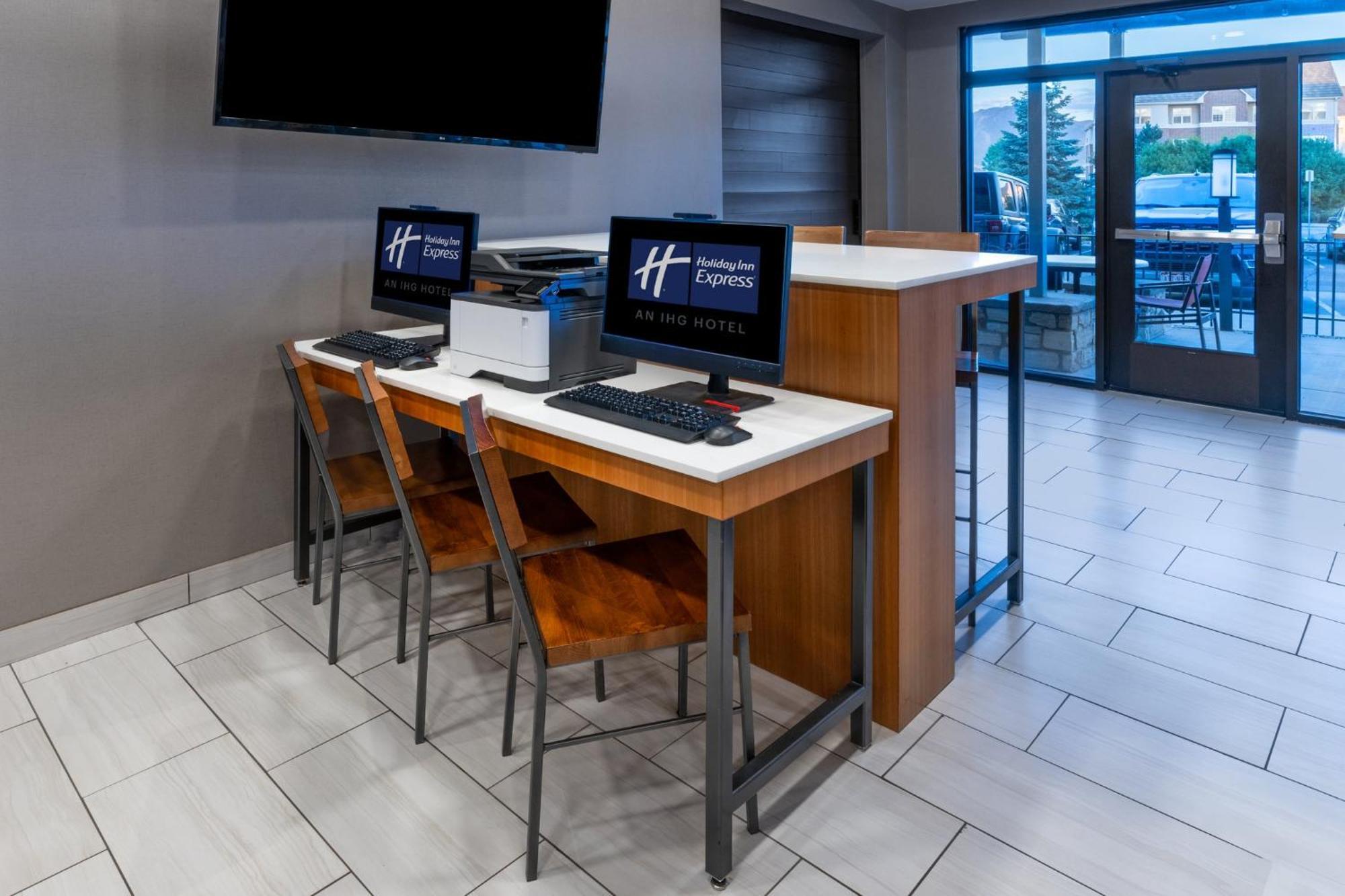 Holiday Inn Express & Suites - Colorado Springs Afa Northgate By Ihg Ngoại thất bức ảnh
