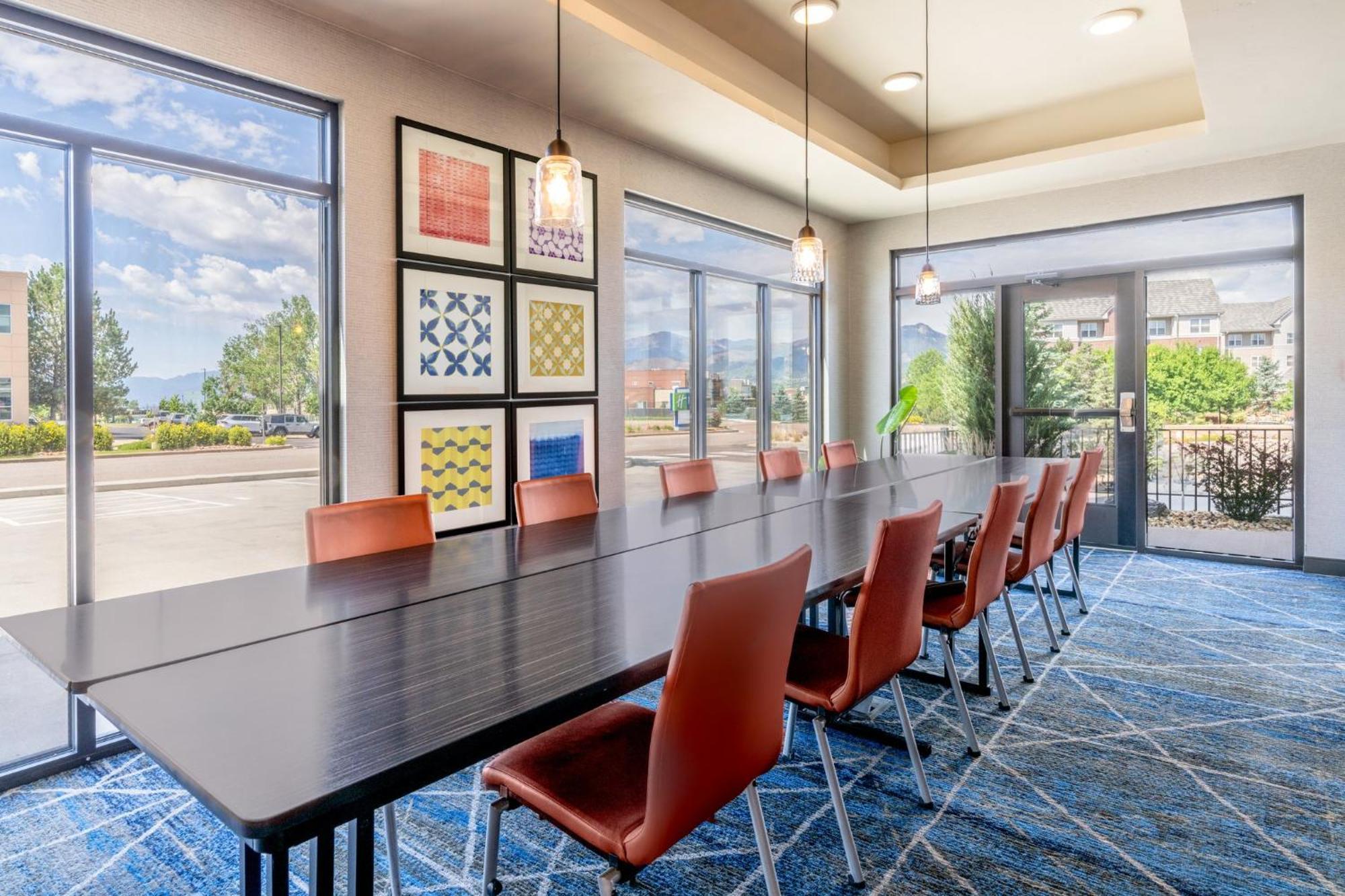 Holiday Inn Express & Suites - Colorado Springs Afa Northgate By Ihg Ngoại thất bức ảnh