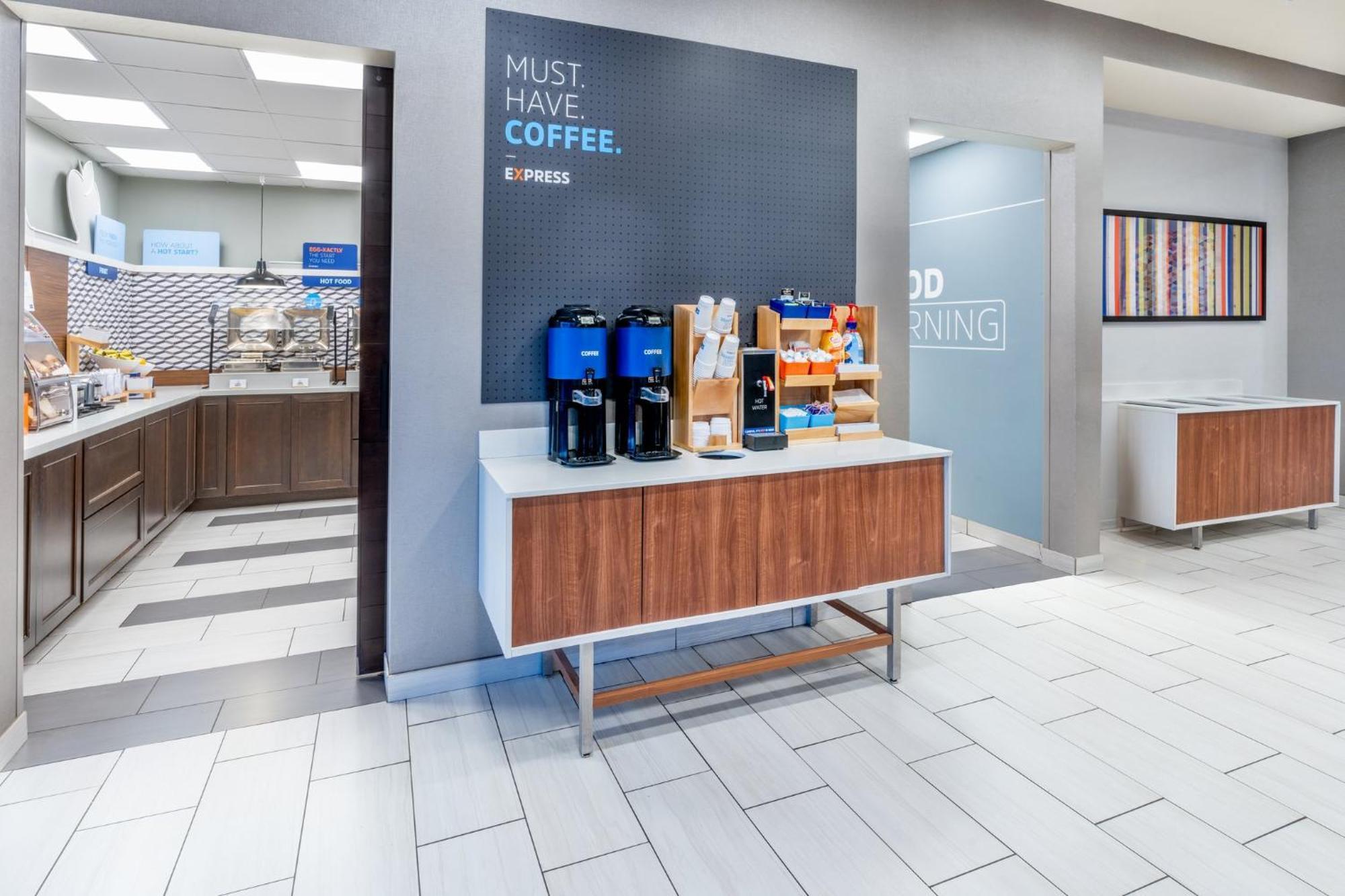 Holiday Inn Express & Suites - Colorado Springs Afa Northgate By Ihg Ngoại thất bức ảnh