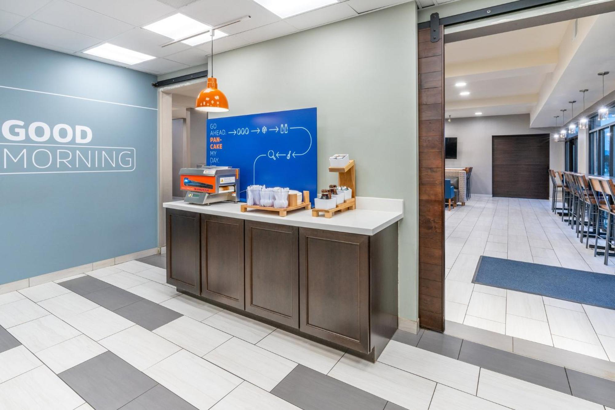 Holiday Inn Express & Suites - Colorado Springs Afa Northgate By Ihg Ngoại thất bức ảnh