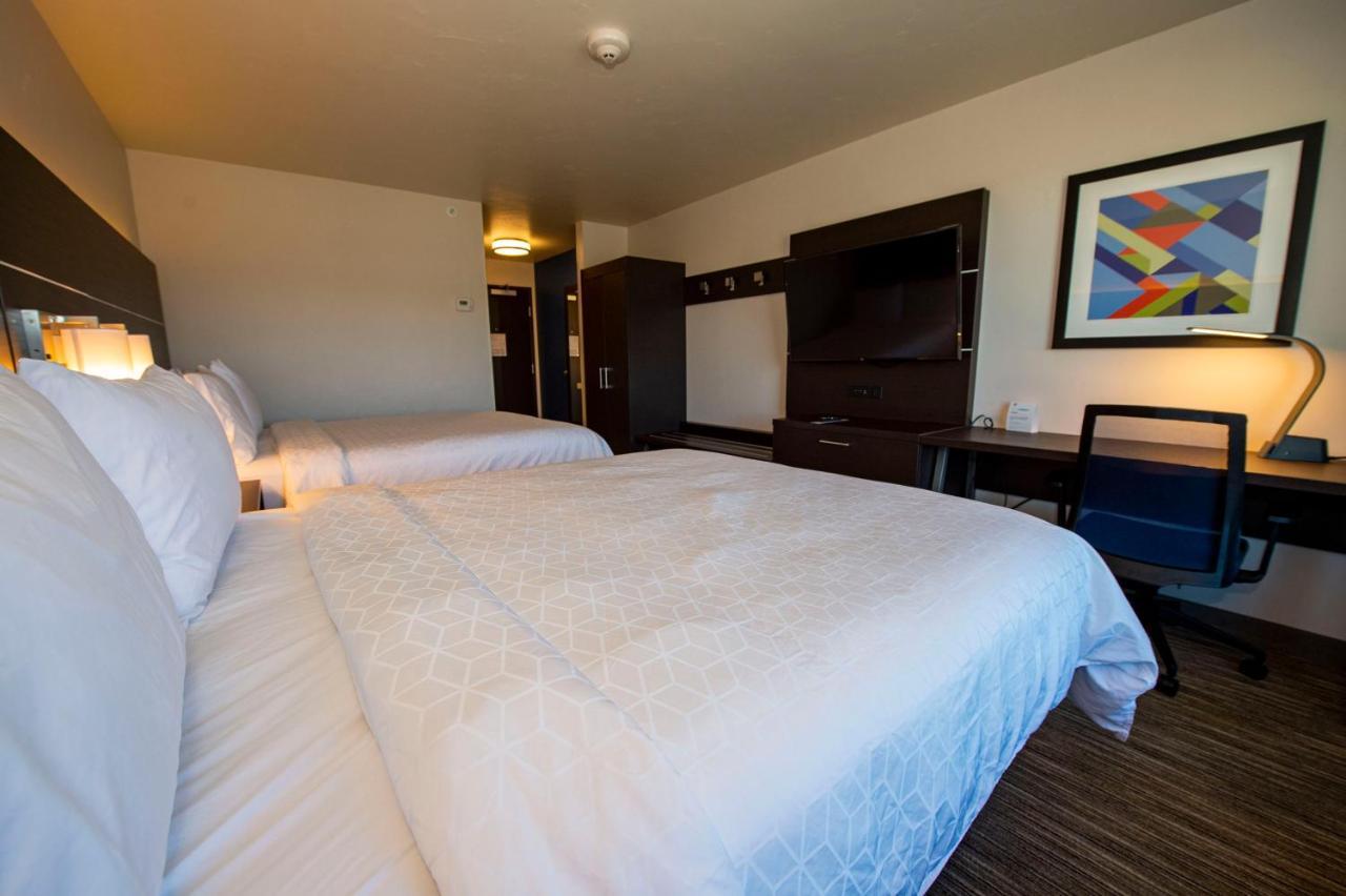 Holiday Inn Express & Suites - Colorado Springs Afa Northgate By Ihg Phòng bức ảnh